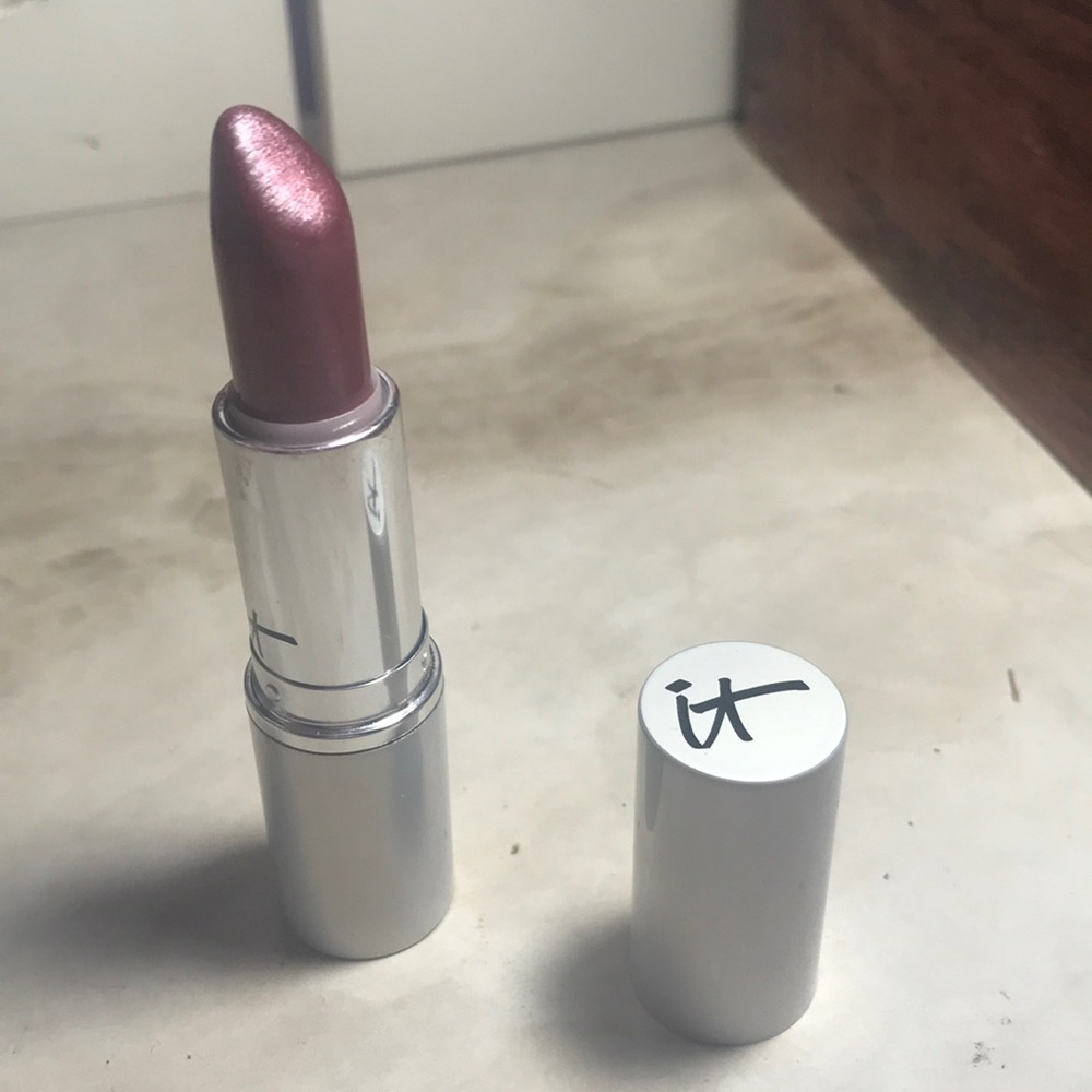 It cosmetics lipstick (BELIEVE-blurred lines)
